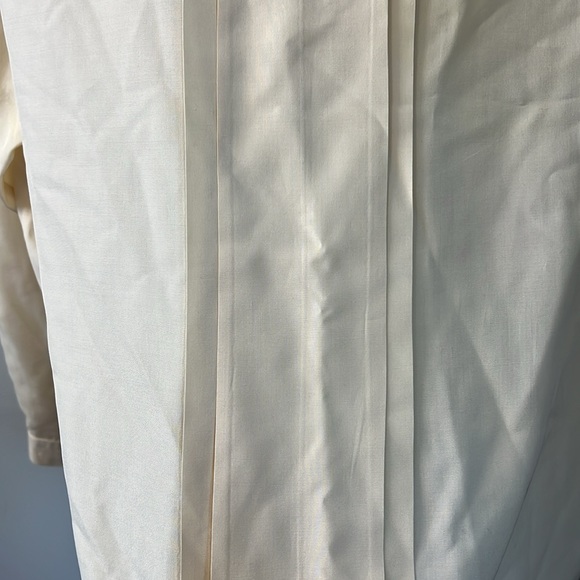 Vintage Talbots Cream 100% Silk Back Button Up Pleated Blouse Size 14 Petite - Picture 7 of 7